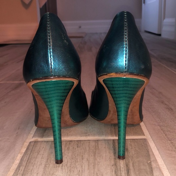 Metallic teal mermaid pumps size 6 🧜🏽‍♀️🤍 - Picture 5 of 17